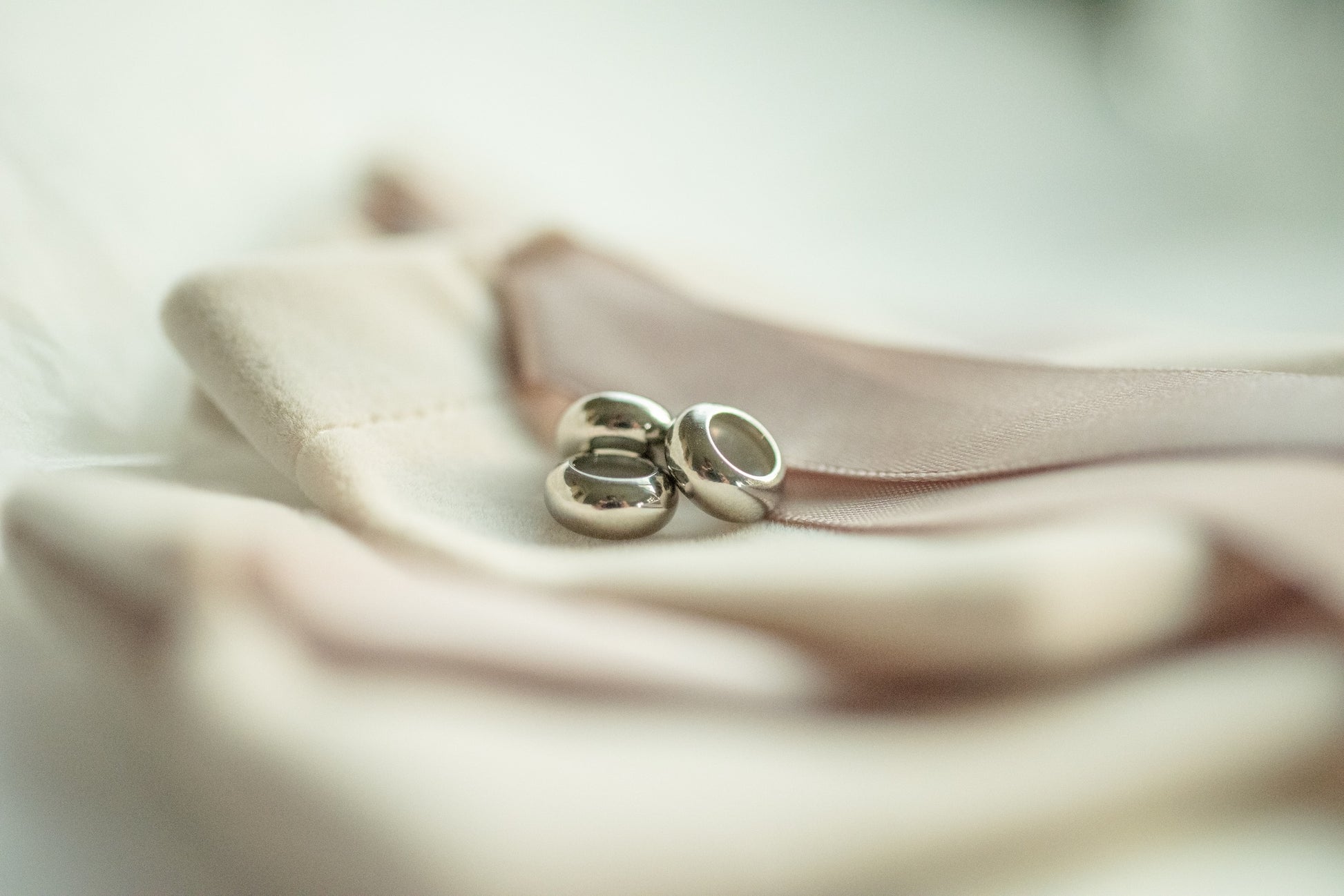 Stopper charm